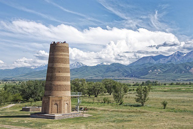 吉尔吉斯斯坦政府以试点形式启动了电子海牙认证系统。