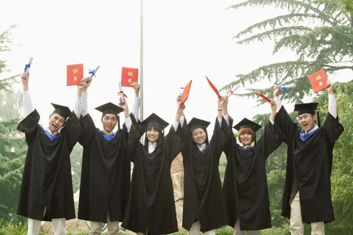 中国大专院校及中小学文凭、学位证书和成绩单的海牙认证、领事认证及海外认可