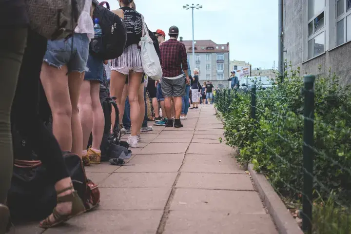 人人都要排队：白俄罗斯外交部启用海牙认证在线预约系统