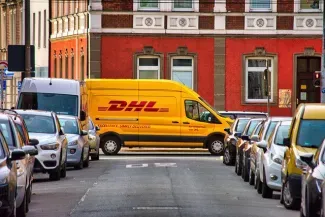 DHL 暂停在中东部分地区的业务